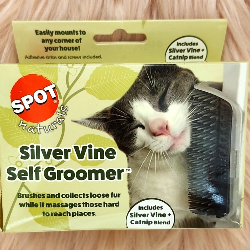Brand New SPOT NATURALS SILVER VINE Cat Corner Self Groomer